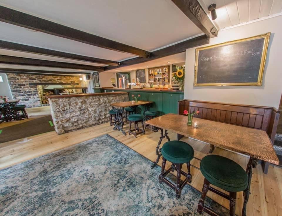 The Prince Of Waterloo - Boutique Guest Rooms Уинфорд Экстерьер фото
